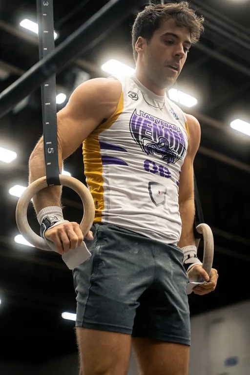 Alec Smith ring muscle up