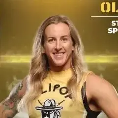 Portrait of Lauren Olson.