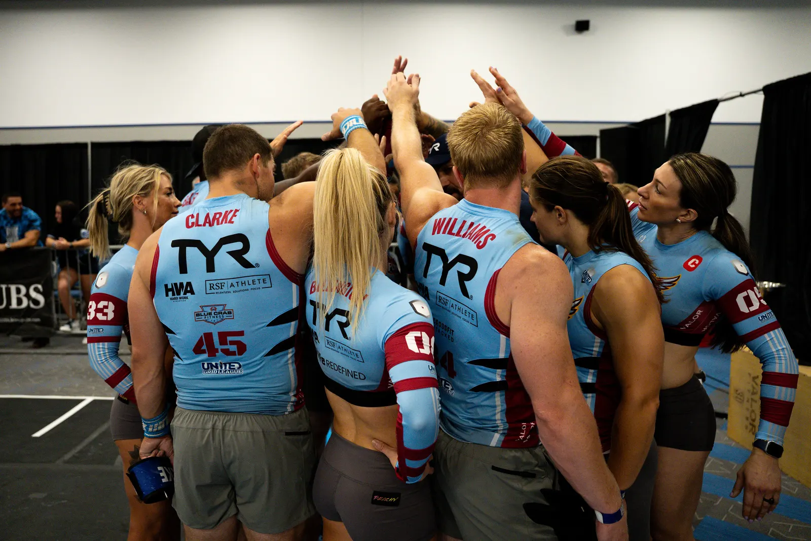 Carolina Flight players huddled together in Lakeland