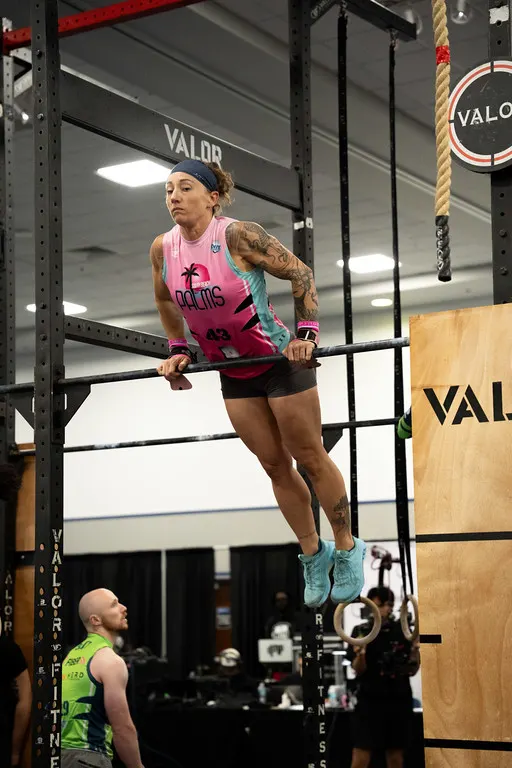 Amber Bost bar muscle up