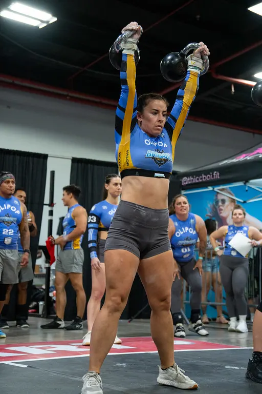 Kayla Hollings kettlebell snatch