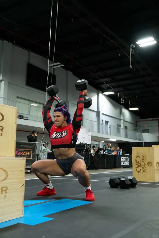 Amanda Fischer dumbbell thruster